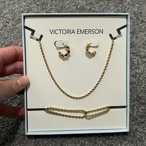 NEW Victoria Emerson Jewelry Set
